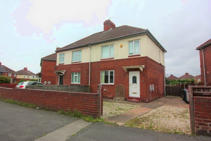 3 Bedroom Semi-Detached House To Rent In Low Grange Road, Thurnscoe, S63