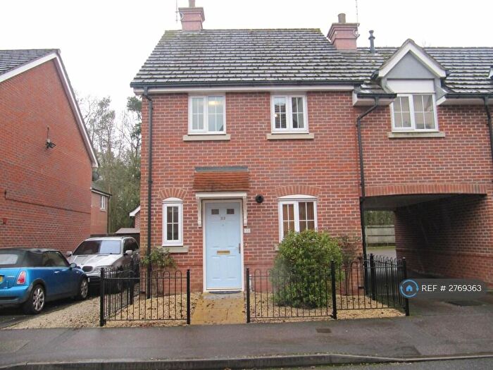 3 Bedroom Semi Detached House To Rent In Elvetham Rise, Chineham, Basingstoke, RG24