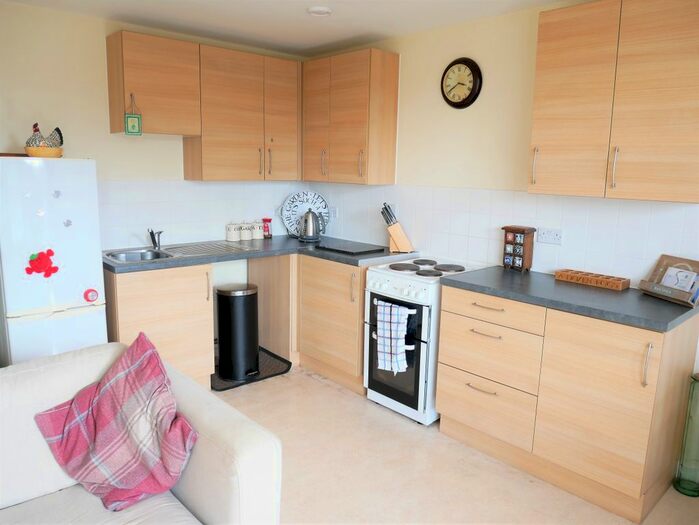 1 Bedroom Flat To Rent In Tewkesbury Road, West Ealing, W13