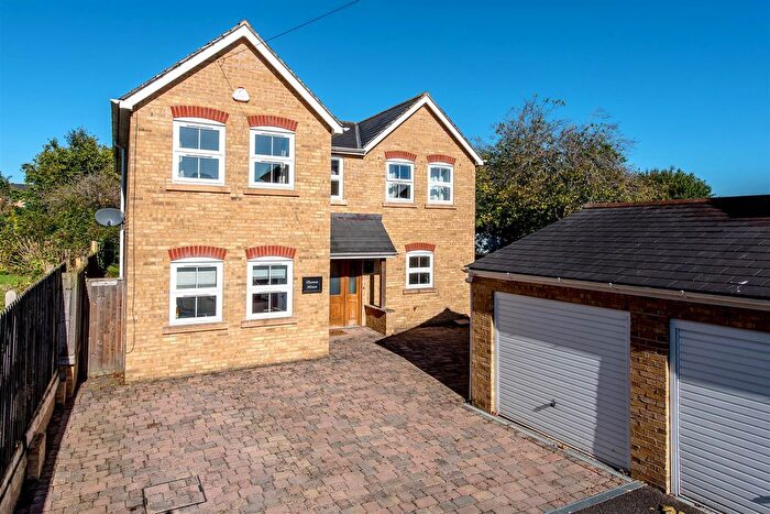 4 Bedroom Detached House For Sale In Holway Avenue, Taunton, TA1
