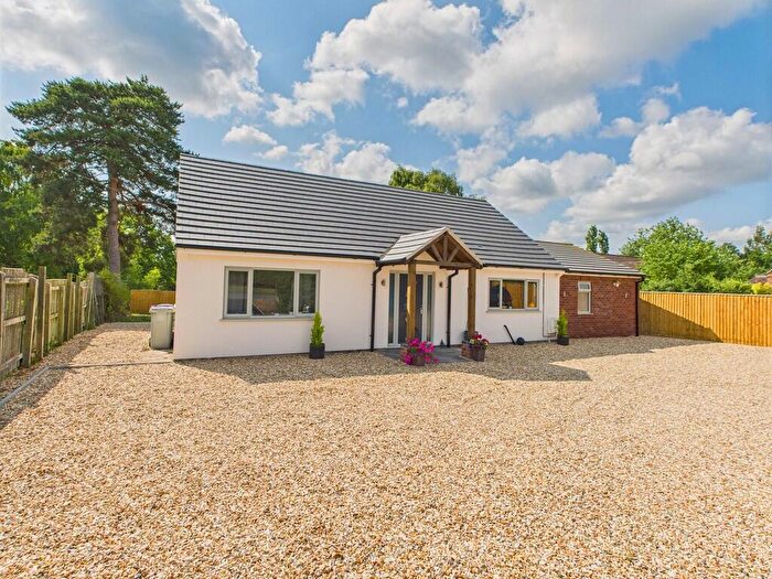 4 Bedroom Detached Bungalow For Sale In Horncastle Road, Woodhall Spa, LN10