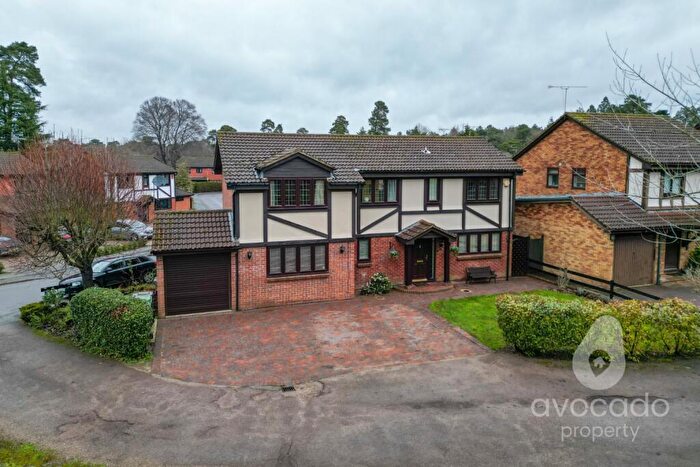 4 Bedroom Detached House For Sale In Cheylesmore Drive, Frimley, Camberley, Surrey, GU16