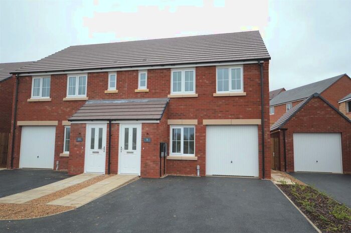 3 Bedroom Semi-Detached House To Rent In Eveland Close, Weldon, Corby, NN17