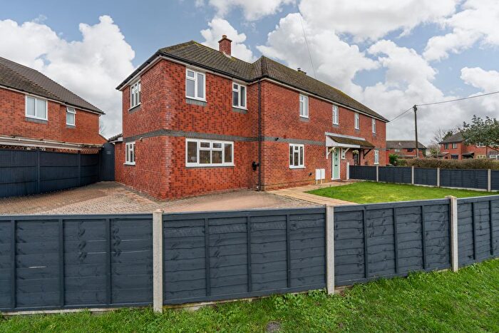 4 Bedroom Semi Detached House For Sale In Queens View, Netley Abbey, SO31