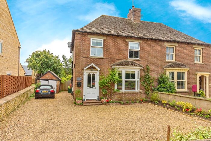 3 Bedroom Semi-Detached House For Sale In West End Villas, Tinwell, Stamford, PE9