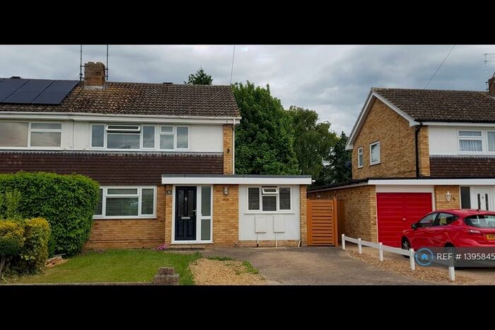 3 Bedroom Semi-Detached House To Rent In Fairfields Crescent, St. Ives, PE27