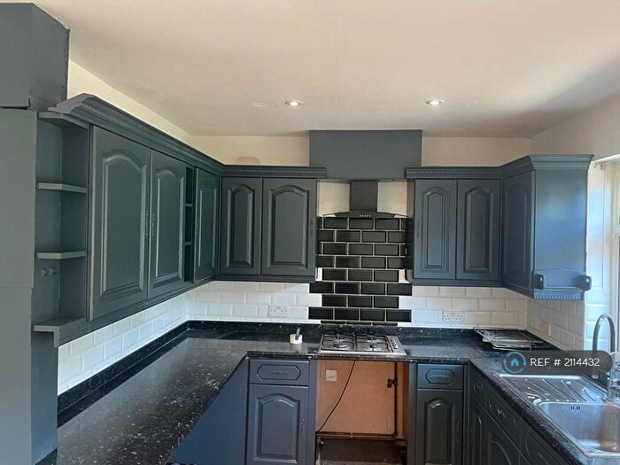 3 Bedroom Terraced House To Rent In Bramblewood Close, Carshalton, SM5