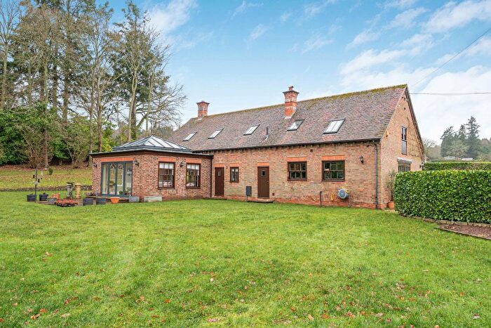 4 Bedroom Barn Conversion For Sale In St Patricks Lane, Liss, Hampshire, GU33