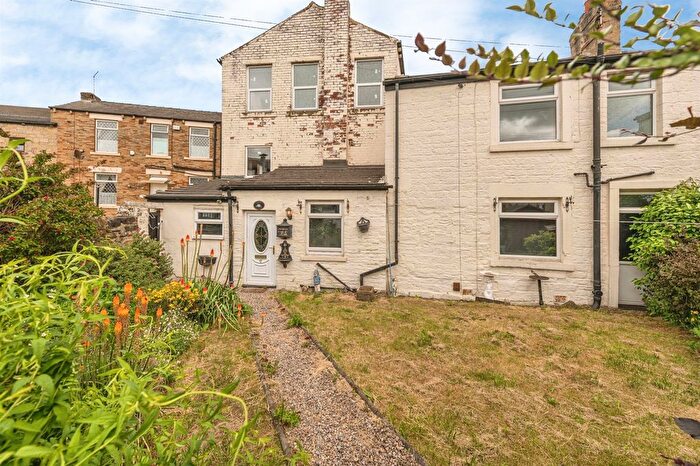 2 Bedroom Semi-detached House For Sale In Batley Road, Heckmondwike, WF16
