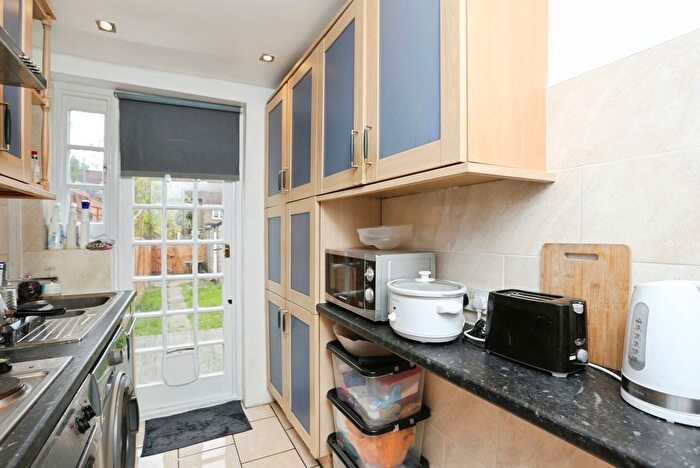 3 Bedroom Terraced House For Sale In Whitefoot Lane, Bromley, Kent, BR1