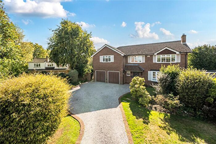 5 Bedroom Detached House To Rent In Cedar Close, Tadley, Hampshire, RG26