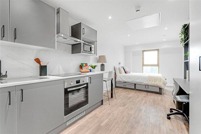 1 Bedroom Flat To Rent In College Street, Northampton, Northamptonshire, NN1