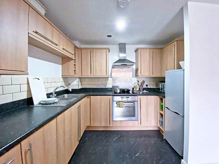 2 Bedroom Flat To Rent In Coombe Way, Farnborough, Hampshire, GU14