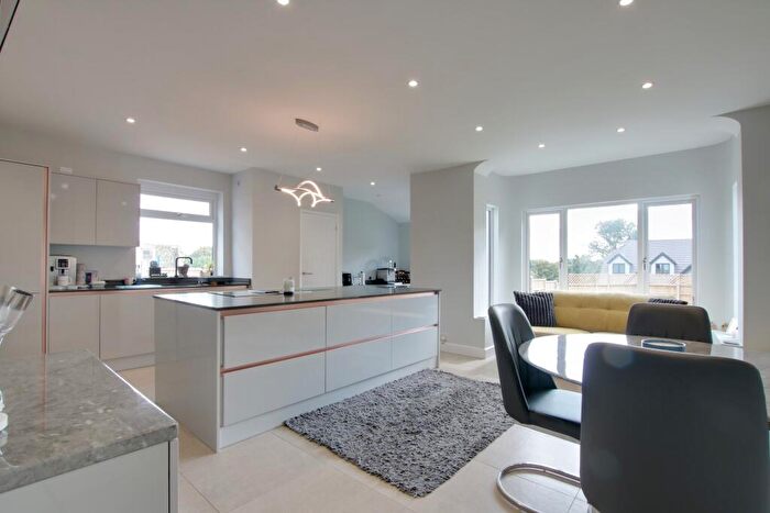 4 Bedroom Detached House For Sale In The Avenue, Fareham, PO14