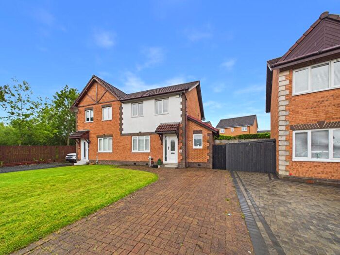 3 Bedroom Semi Detached House For Sale In North Calder Place. Uddingston, G71