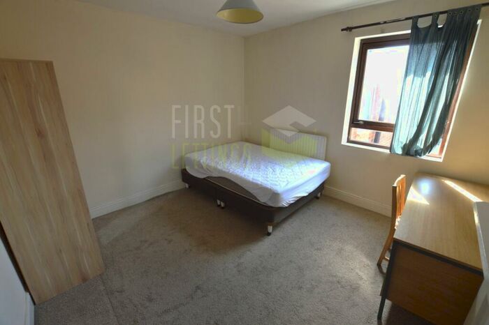 3 Bedroom Terraced House To Rent In Welford Road, Clarendon Park, LE2