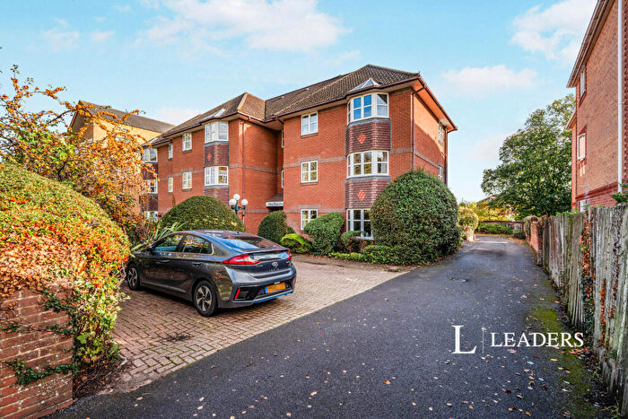 1 Bedroom Flat To Rent In West Park Lodge, Westwood Road, Southampton, SO17