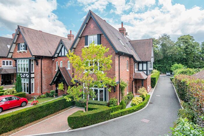 5 Bedroom Semi Detached House For Sale In Cow Lane, Ashley, Altrincham, WA15