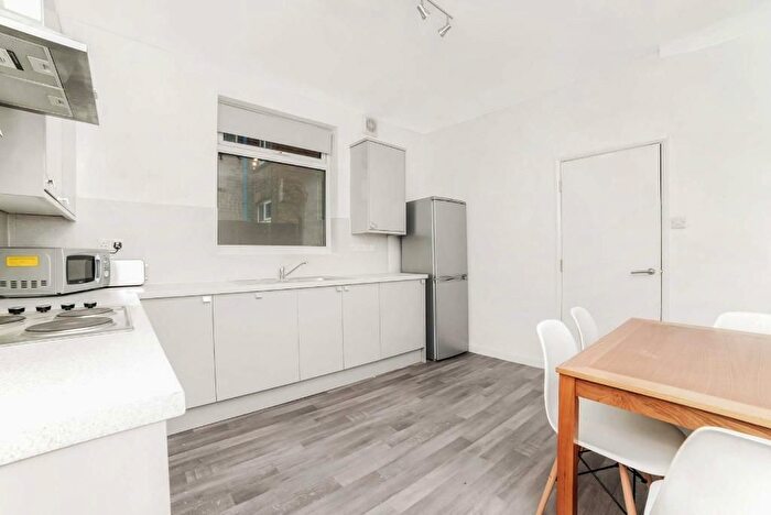 5 Bedroom Semi-detached House To Rent In Queens Road, Beeston, Nottingham, NG9