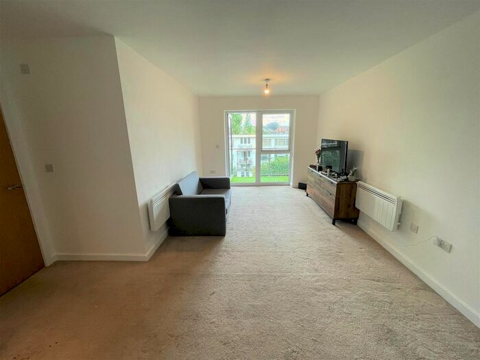 2 Bedroom Flat To Rent In Northlands Road, Banister Park, Southampton, SO15