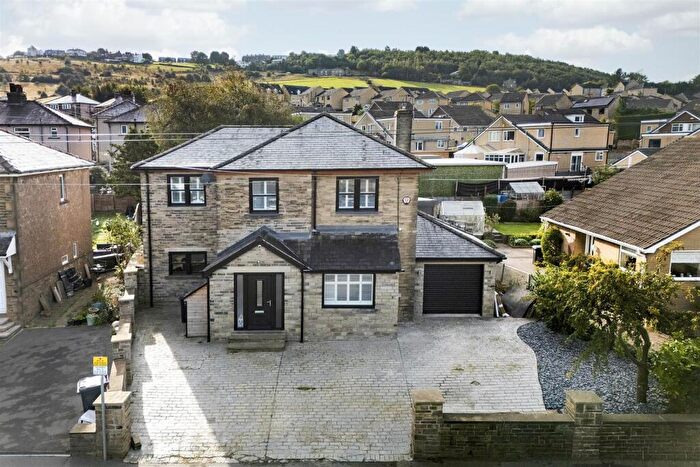 4 Bedroom Detached House For Sale In Lower Edge Road, Elland, HX5