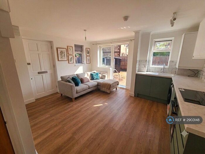1 Bedroom Semi-Detached House To Rent In Turners Meadow Way, Beckenham, BR3