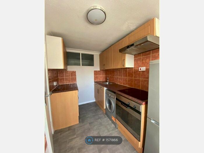 1 Bedroom Flat To Rent In Sussex Road, Haywards Heath, RH16