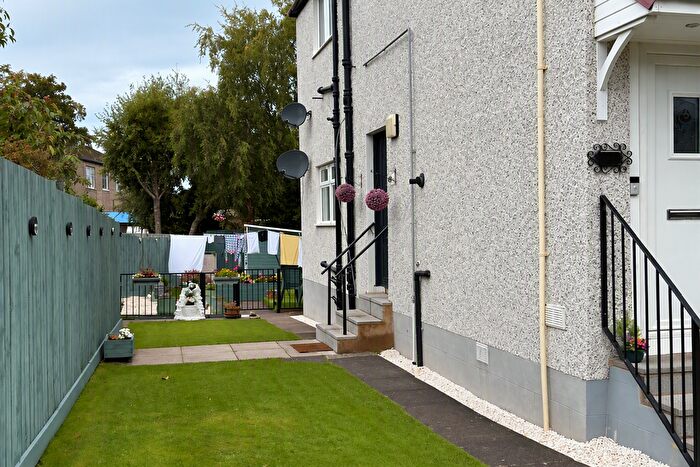 3 Bedroom Flat To Rent In Kirriemuir Avenue, Glasgow, G52