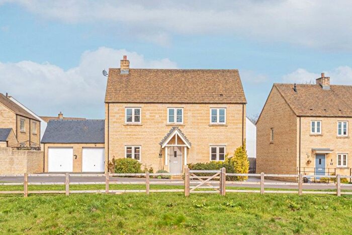 4 Bedroom Detached House For Sale In Fitzherbert Close, Tetbury, GL8