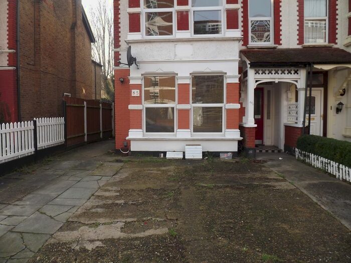 2 Bedroom Flat To Rent In Baxter Avenue, Southend-On-Sea, SS2