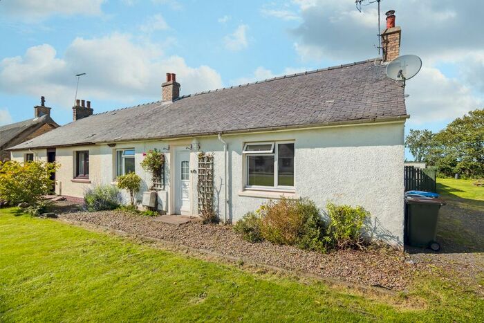 4 Bedroom Semi-Detached House For Sale In Mercat Green, Kinrossie, Perthshire, PH2