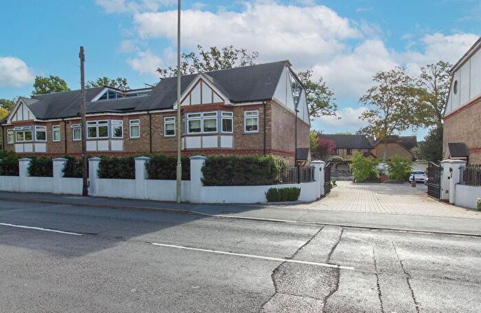 2 Bedroom Apartment For Sale In Minley Road, Fleet, GU51