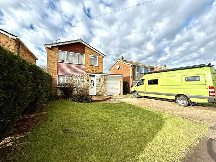 3 Bedroom Detached House For Sale In Crookhorn Lane, Waterlooville, PO7