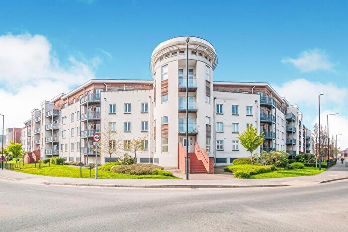 2 Bedroom Apartment To Rent In Kingsquarter, Maidenhead, SL6