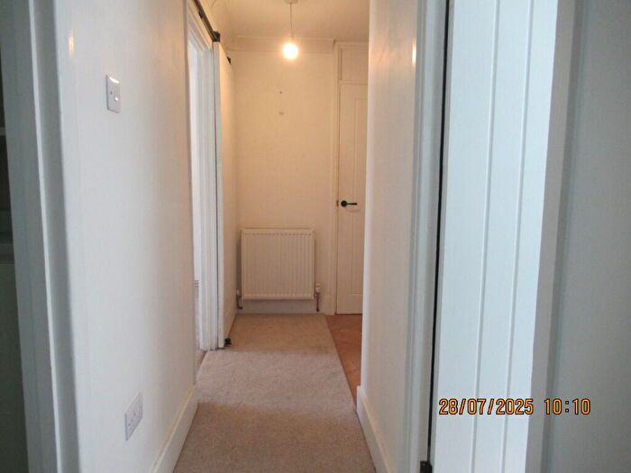 1 Bedroom Flat To Rent In Lincoln Road, Stevenage, Hertfordshire, SG1