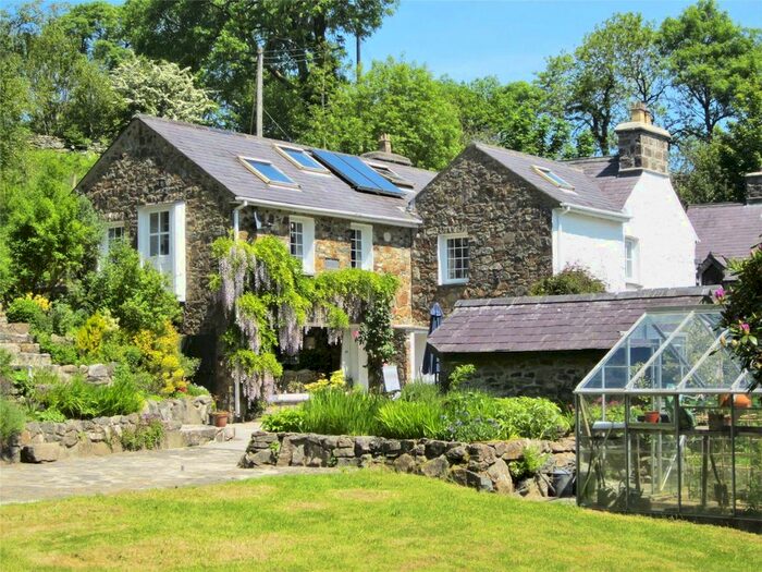 5 Bedroom Detached House For Sale In Newport, Pembrokeshire, SA42