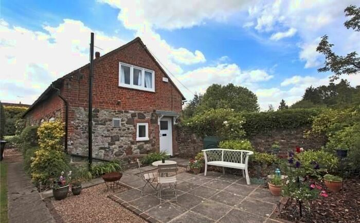 2 Bedroom Cottage To Rent In Potash Lane, St Mary`S Platt, Kent, TN15