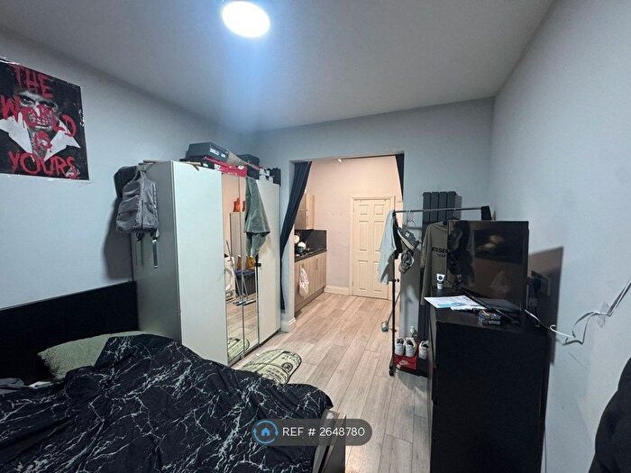 Studio To Rent In Ethelbert Gardens, Ilford, IG2