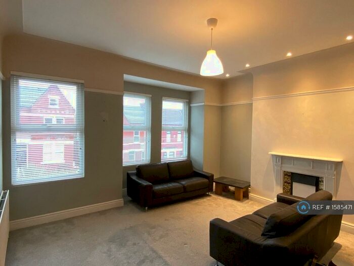 2 Bedroom Flat To Rent In Hertford Drive, Wallasey, CH45