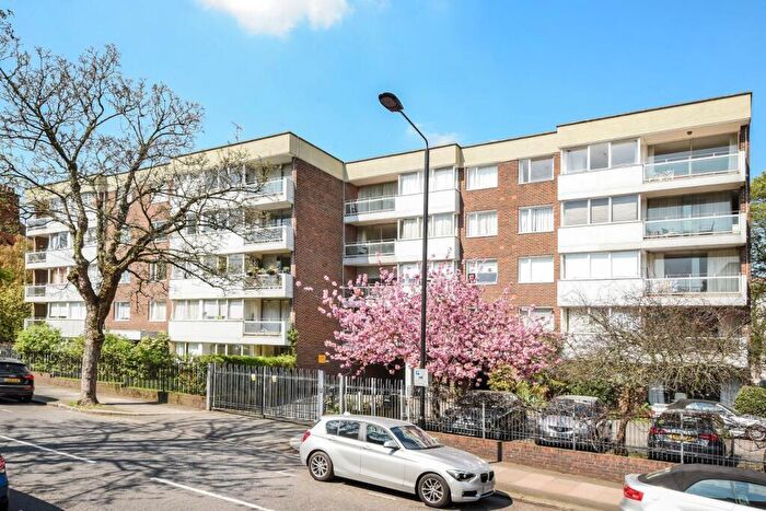 2 Bedroom Flat For Sale In Eton Avenue, Belsize Park, London, NW3
