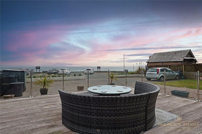 2 Bedroom Flat For Sale In Marine Drive, Looe, Cornwall, PL13