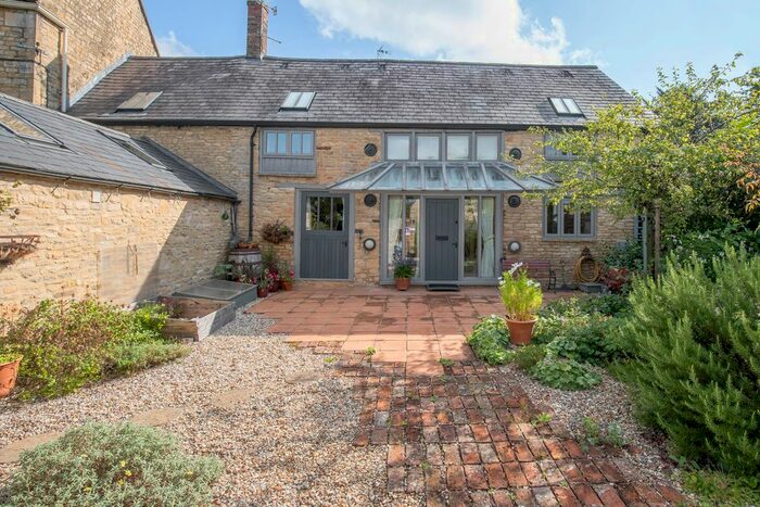 2 Bedroom Detached House To Rent In Market Street, Charlbury, Chipping Norton, OX7