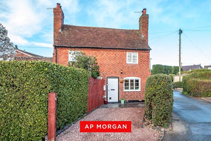 1 Bedroom Semi Detached House For Sale In Bewell Head, Bromsgrove, Worcestershire, B61