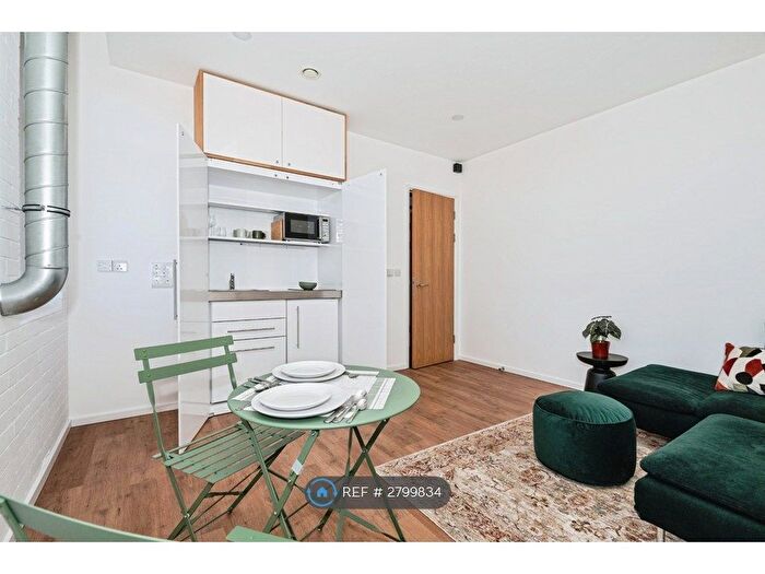 1 Bedroom Flat To Rent In The Grid, Leatherhead, KT22