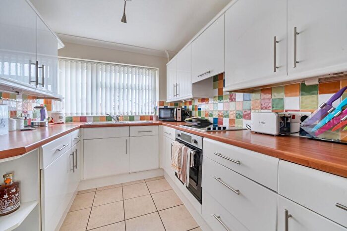 3 Bedroom Detached House For Sale In Sambourn Close, Solihull, West Midlands, B91