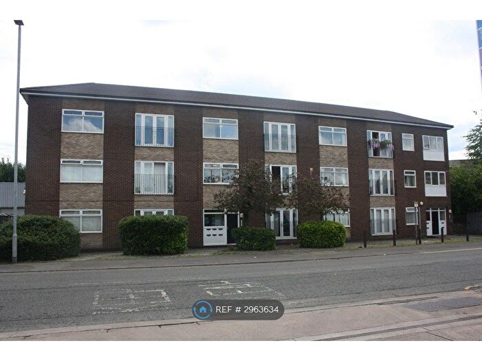 2 Bedroom Flat To Rent In St Michaels House, Manchester, M24