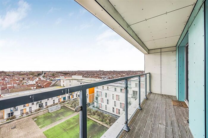 2 Bedroom Flat For Sale In Fratton Way, Southsea, PO4