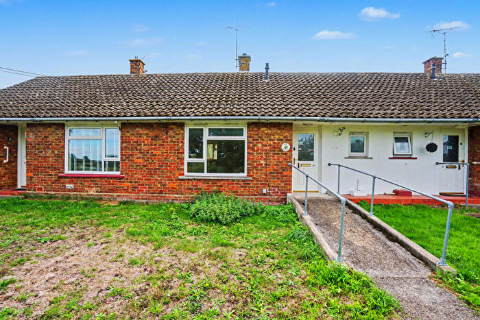 1 Bedroom Terraced Bungalow For Sale In Oak Lane, Upchurch, Kent, ME9