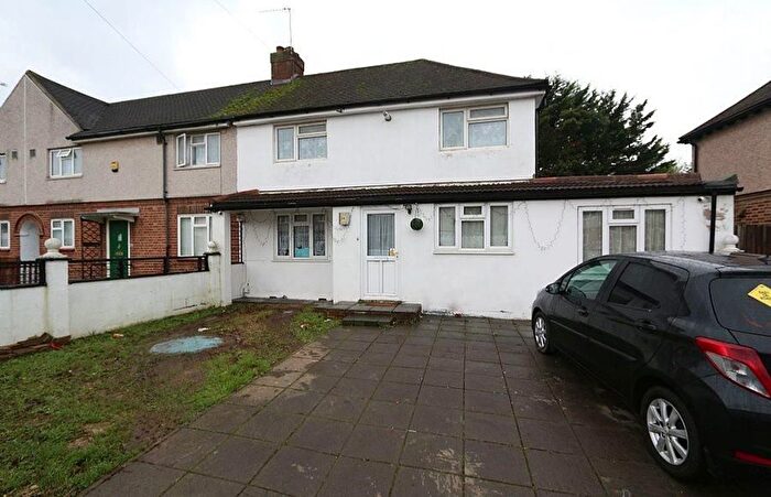 5 Bedroom Semi-Detached House To Rent In West Road, West Drayton, UB7