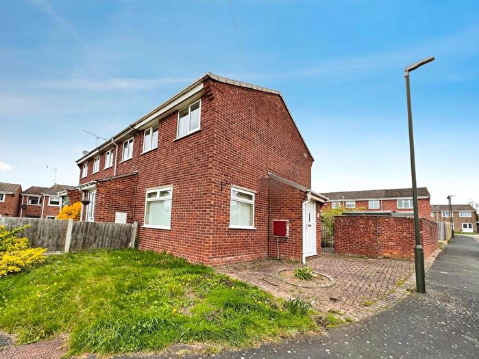 2 Bedroom End Of Terrace House For Sale In Fabis Close, Swadlincote, Derbyshire, DE11